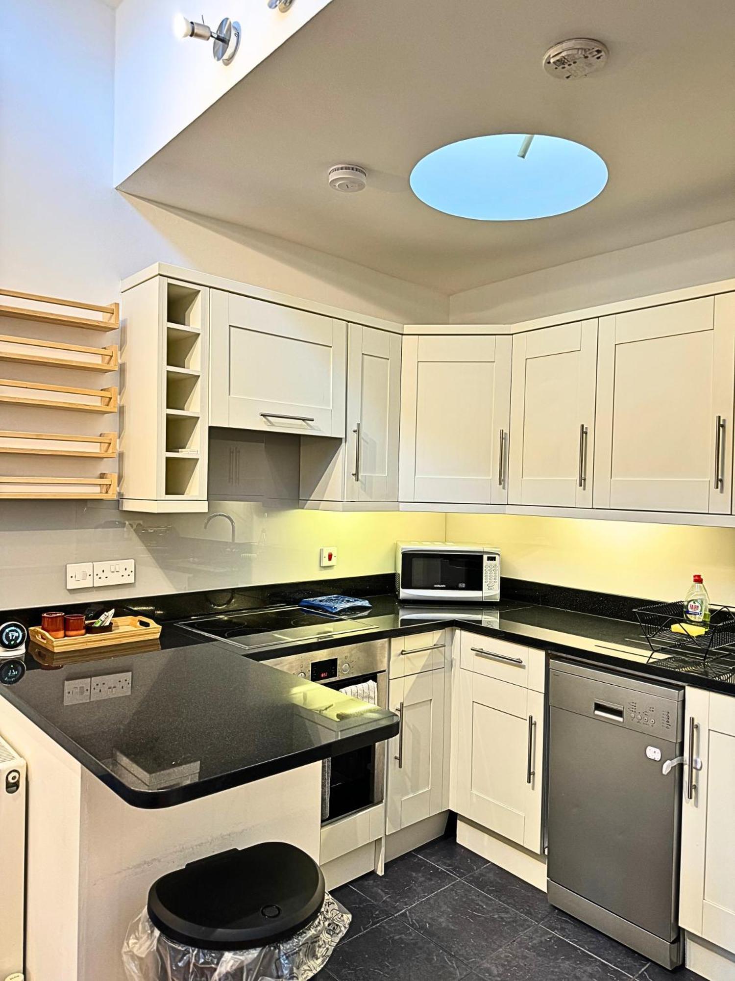 The Heart Of Kensington Mews - 3 Bedrooms House-Private Entrance-Hyde Park Walk Away-Green Park 9 Minutes Underground- The Best Of London With Glamour Of Kensington Exterior foto